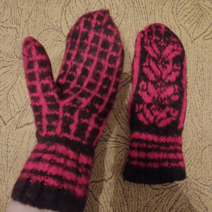 Варежки шерстяные