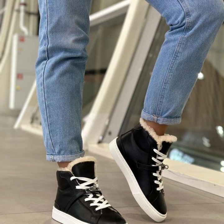 Кроссовки Hermes????