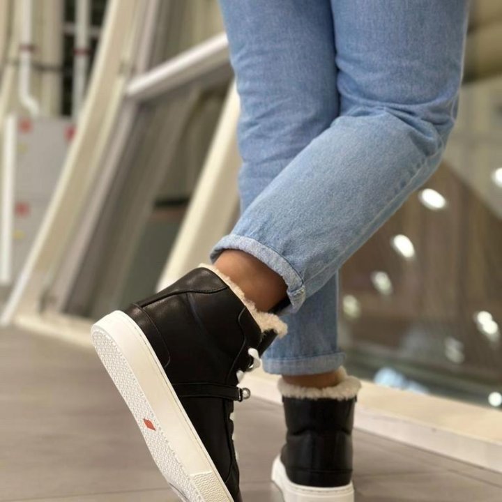 Кроссовки Hermes????