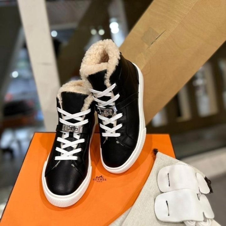Кроссовки Hermes????