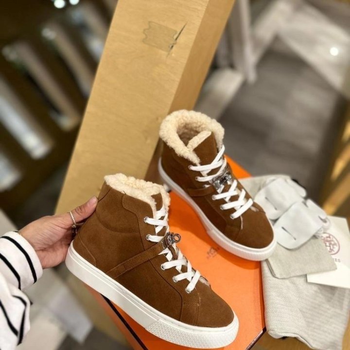 Кроссовки Hermes????