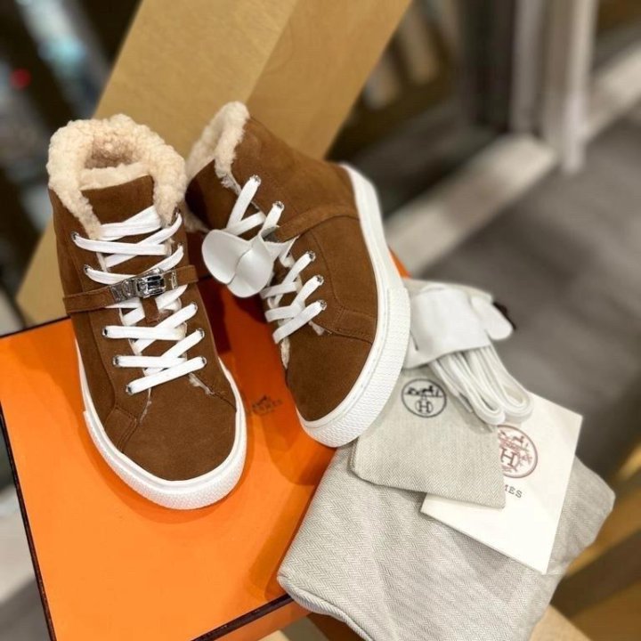 Кроссовки Hermes????