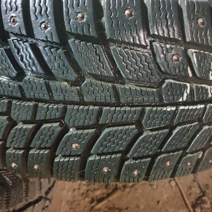 Шины зима шипы бу Michelin 205-55R16 4-2шт подбор