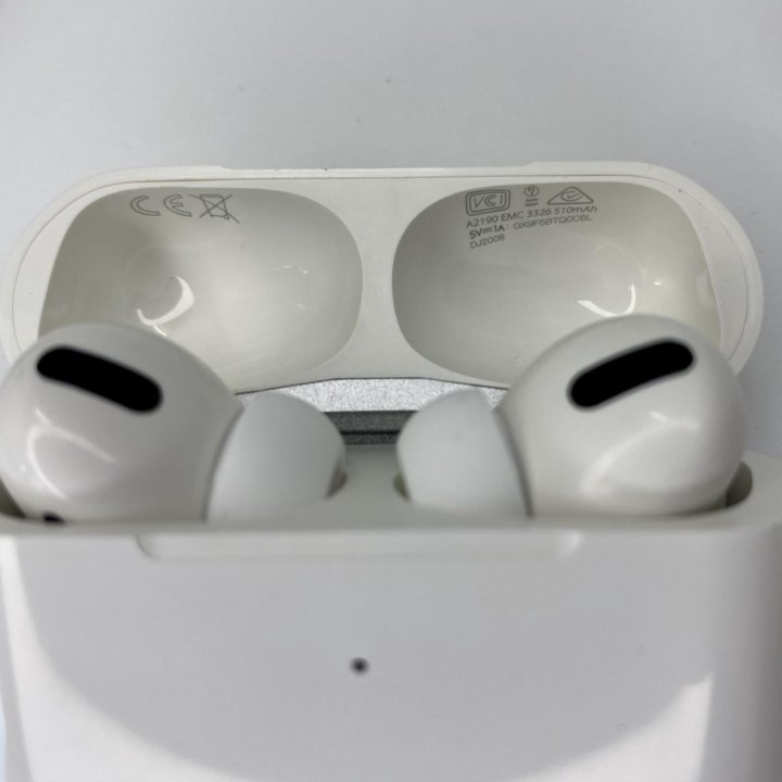 Наушники Apple AirPods Pro с Шумкой.