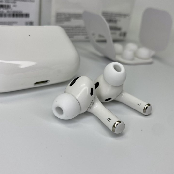 Наушники Apple AirPods Pro с Шумкой.