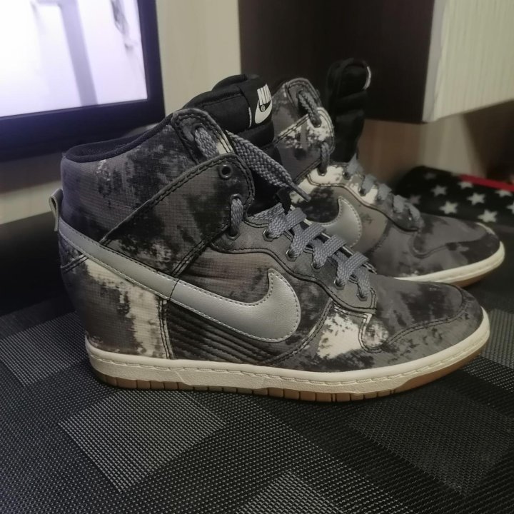 Кроссовки Nike 38,5 р