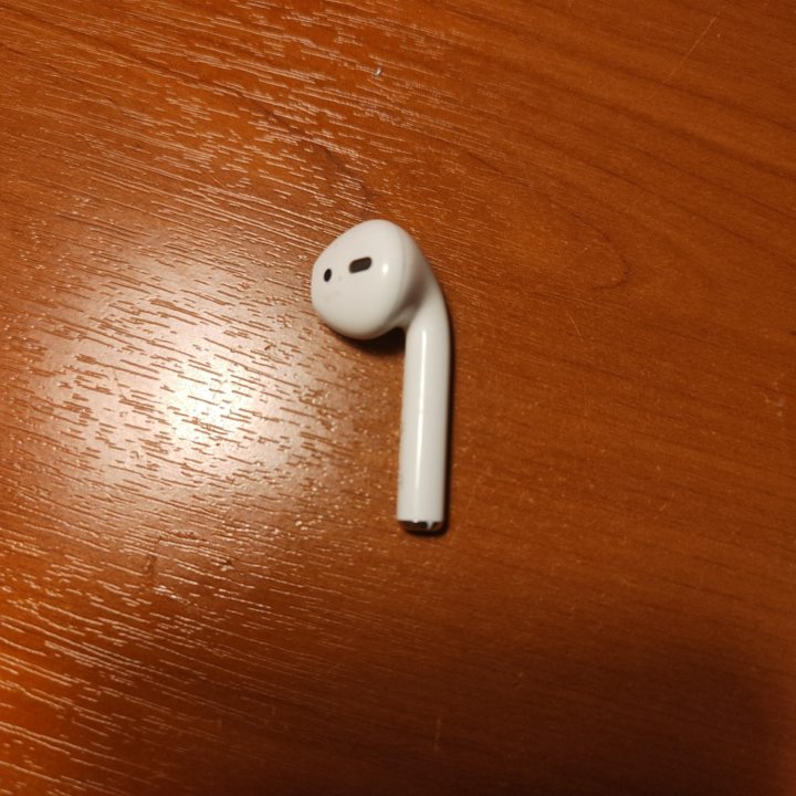 Правый наушник Apple airpods 1