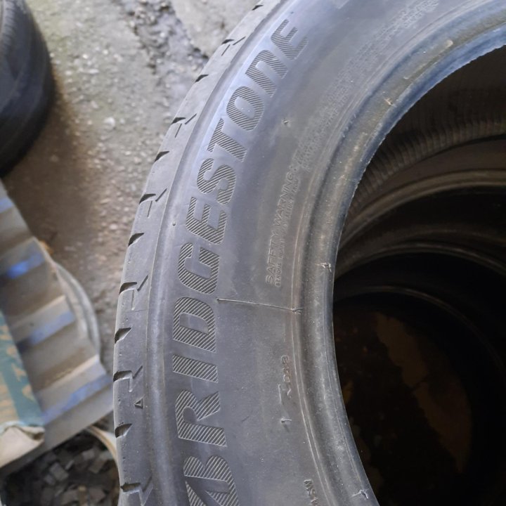 Bridgestone 235/55/17, 4шт