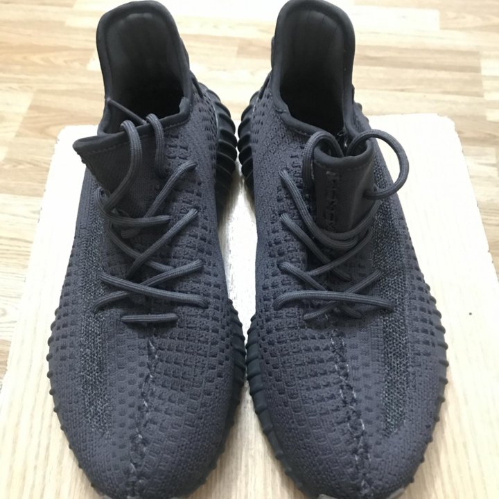 Кроссовки ADIDAS YEEZY BOOST