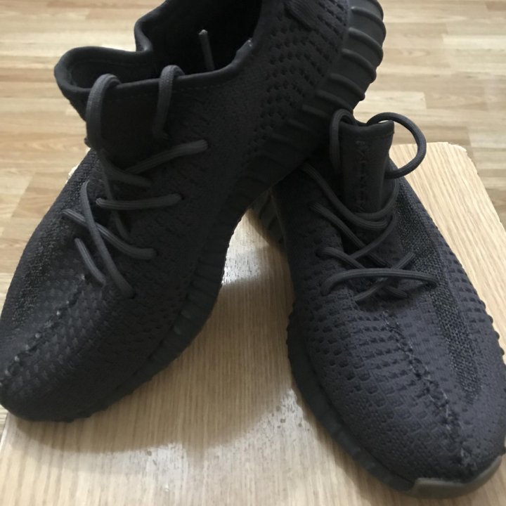 Кроссовки ADIDAS YEEZY BOOST