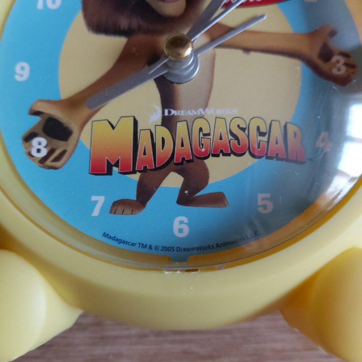 Часы будильник Madagascar Estrella