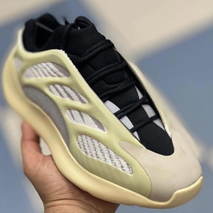 Adidas Yeezy Boost 700 V3