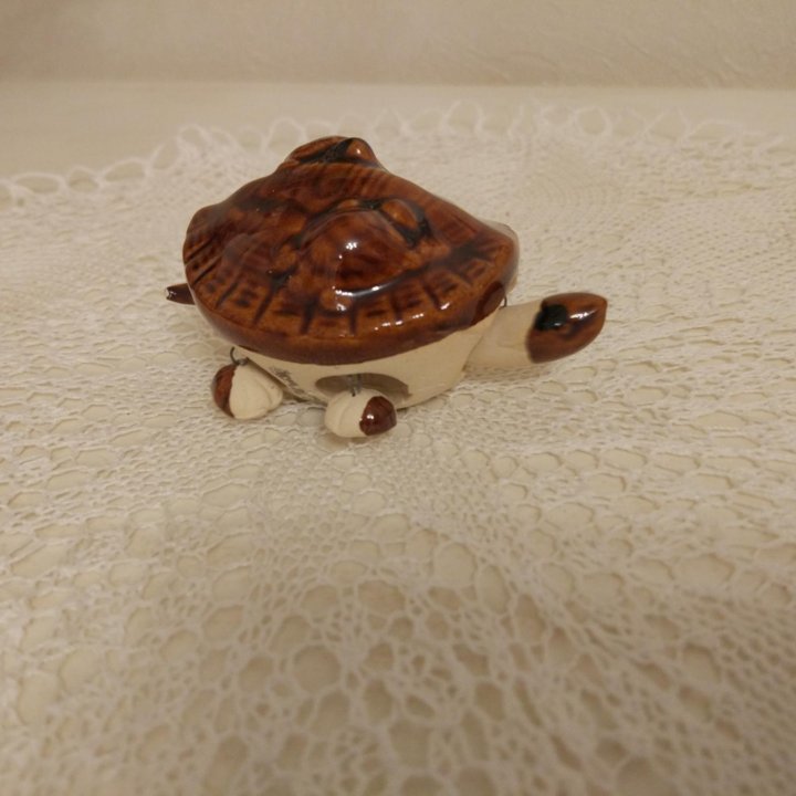 Фигурка черепашки