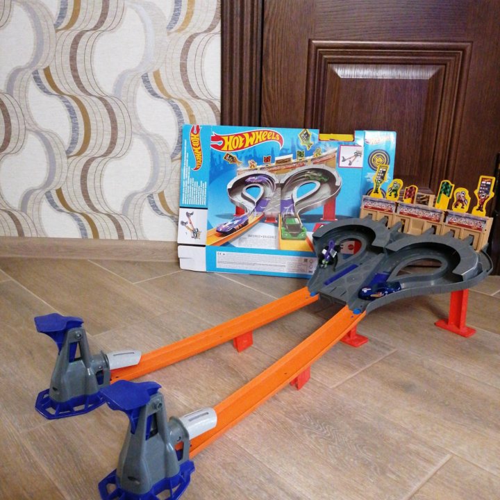 Трек Hot Wheels супер скоростная гонка