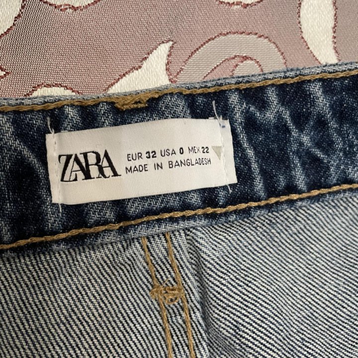 Джинсы ZARA (EUR 32)