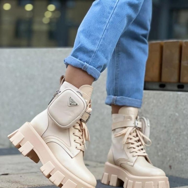 Ботинки Prada????