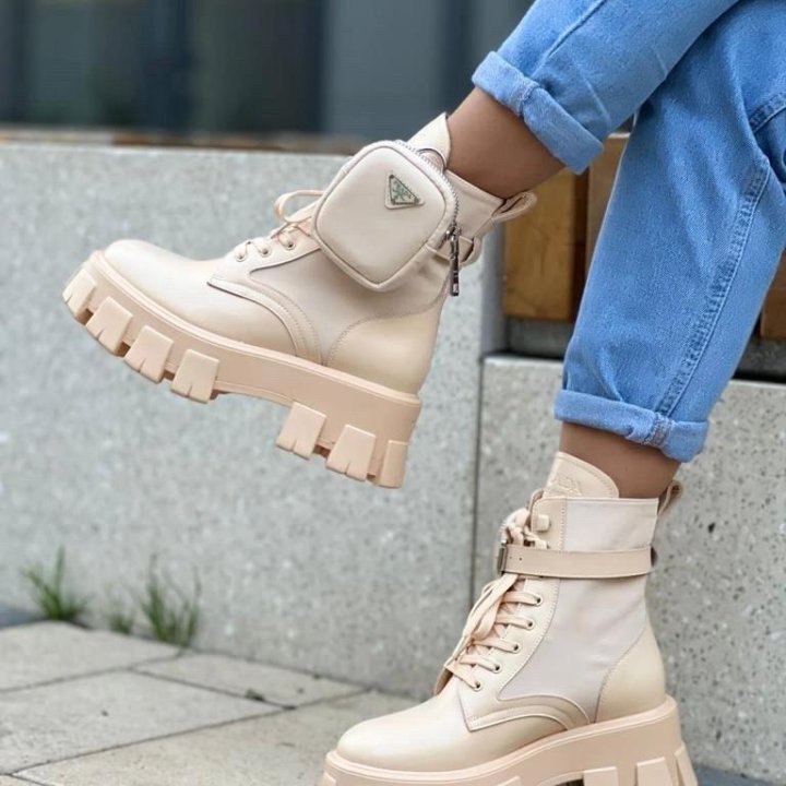 Ботинки Prada????