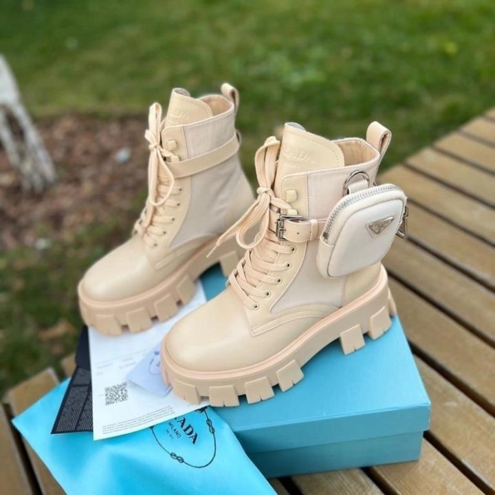 Ботинки Prada????