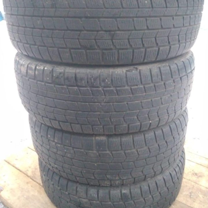 215/65 R16 Dunlop Graspic DS3