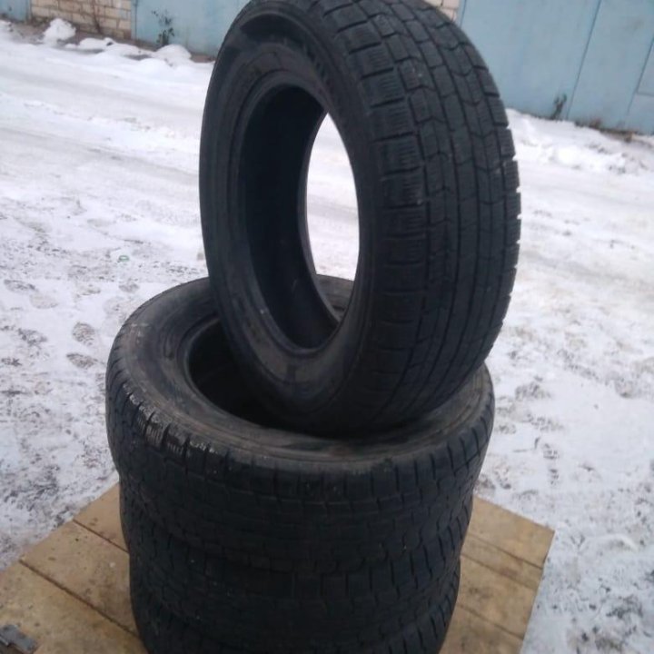 215/65 R16 Dunlop Graspic DS3