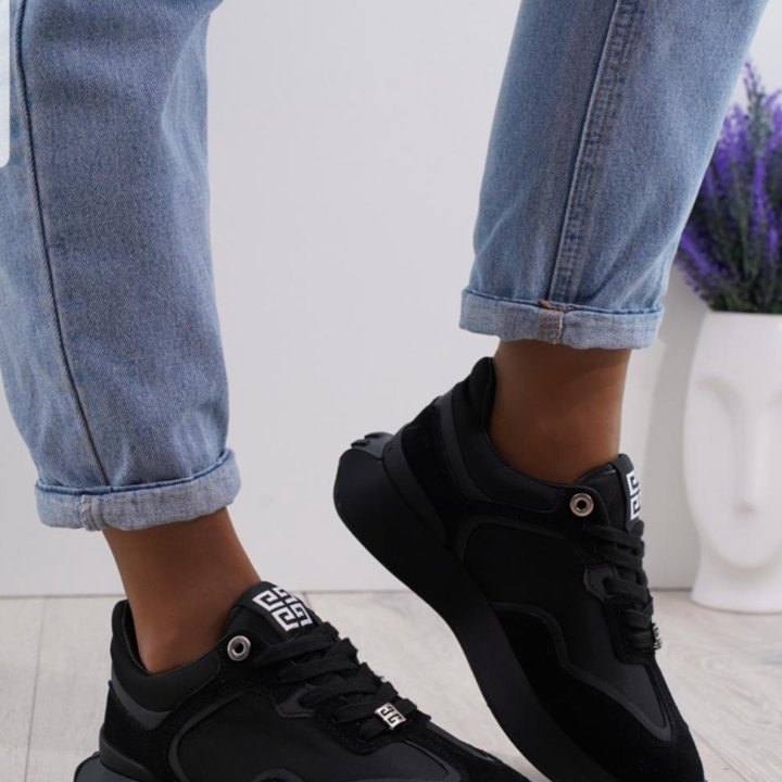 Кроссовки Givenchy