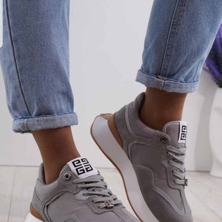 Кроссовки Givenchy