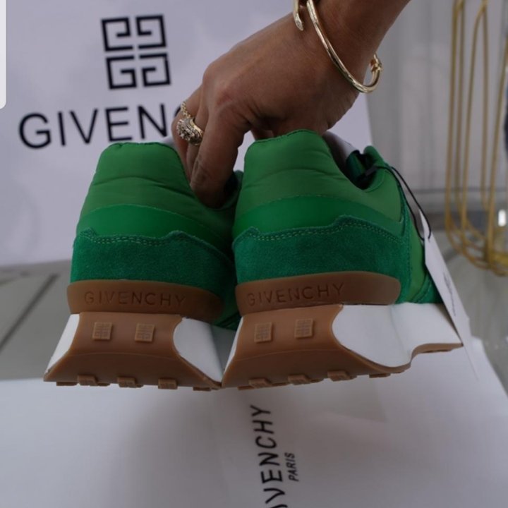 Кроссовки Givenchy