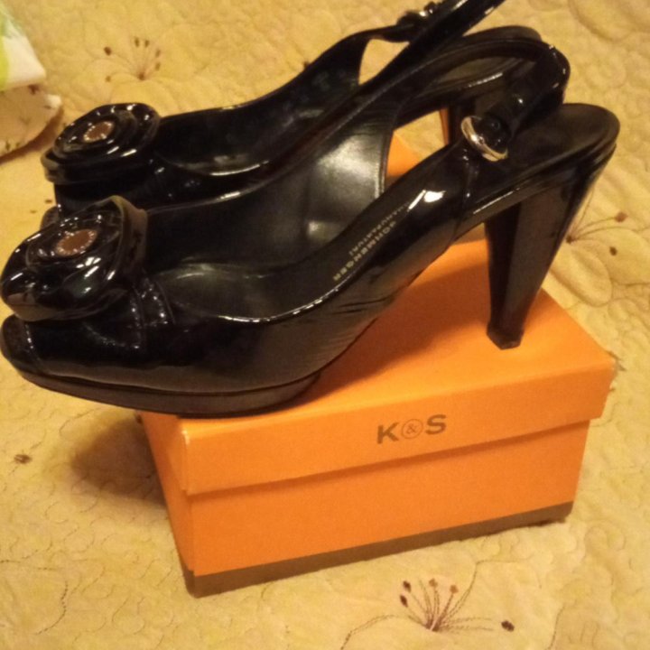 Открытые туфли