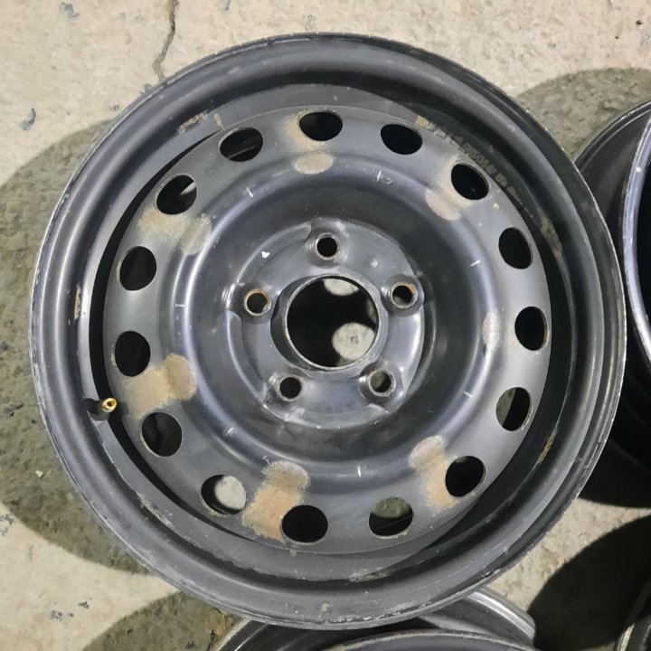 Штамповки Hyundai R15 5x114,3 (Лот №5818)