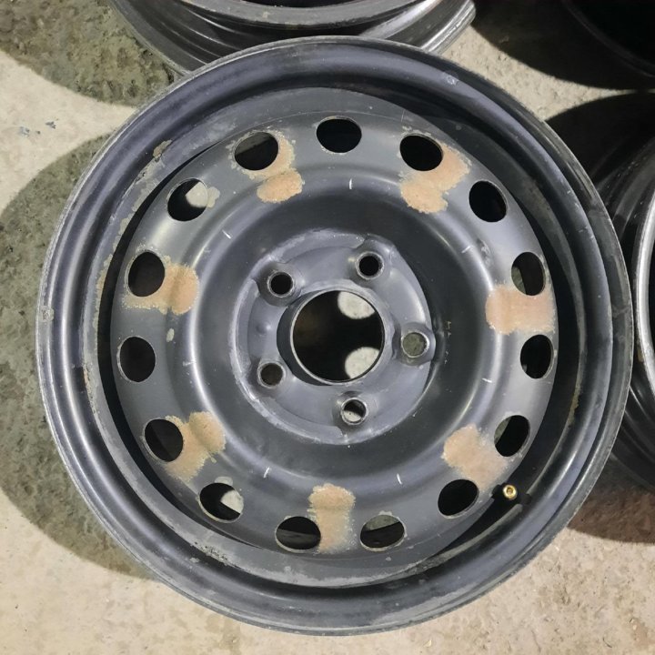 Штамповки Hyundai R15 5x114,3 (Лот №5818)