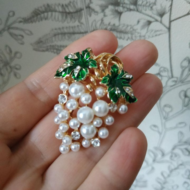 Брошь новая