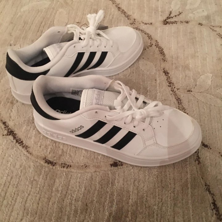 Кроссовки Adidas