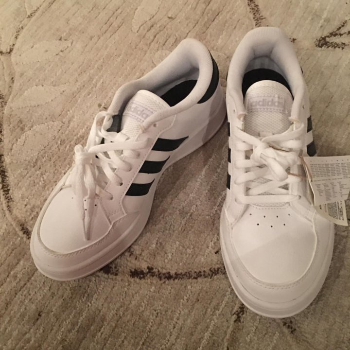 Кроссовки Adidas