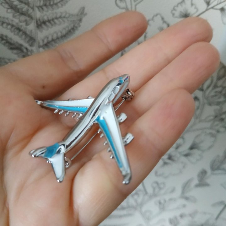Брошь самолет