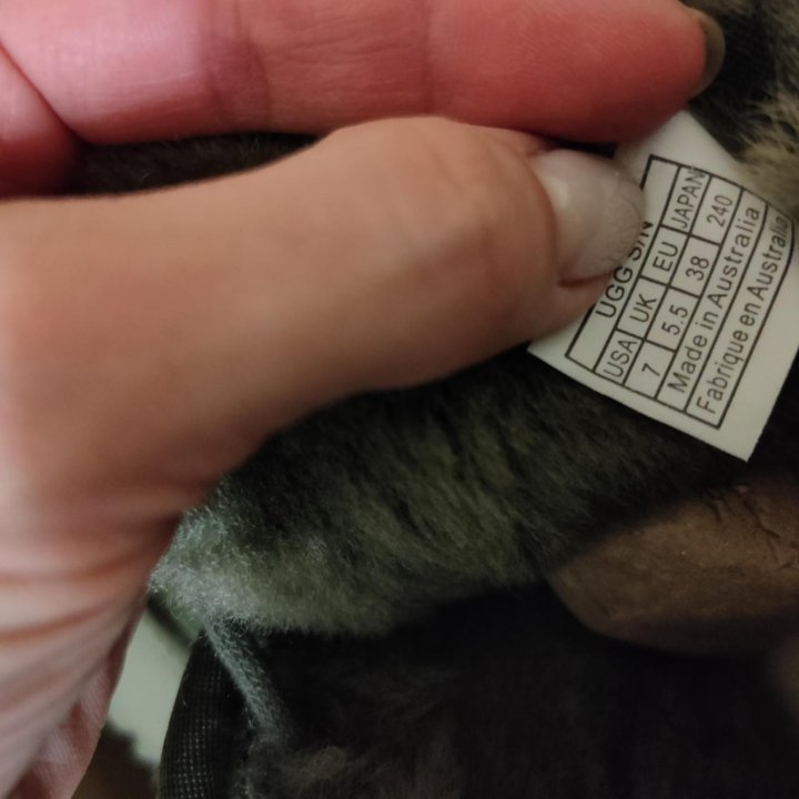 Ботинки, уги фирмы UGG