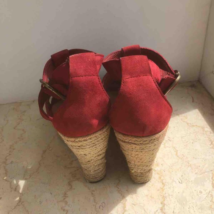 Босоножки UGG 38-38,5 оригинал