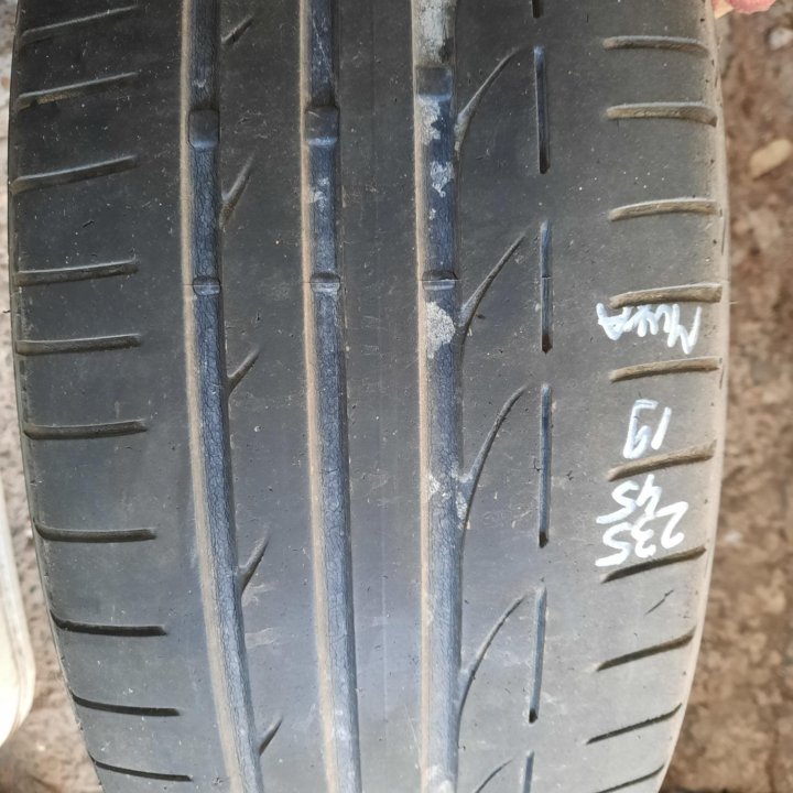 Bridgestone 235/45/19, 1шина