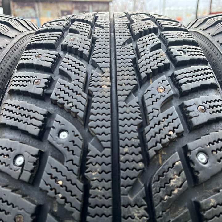 Зима Kumho I'Zen RV Stud KC16 215/60 R17 100T