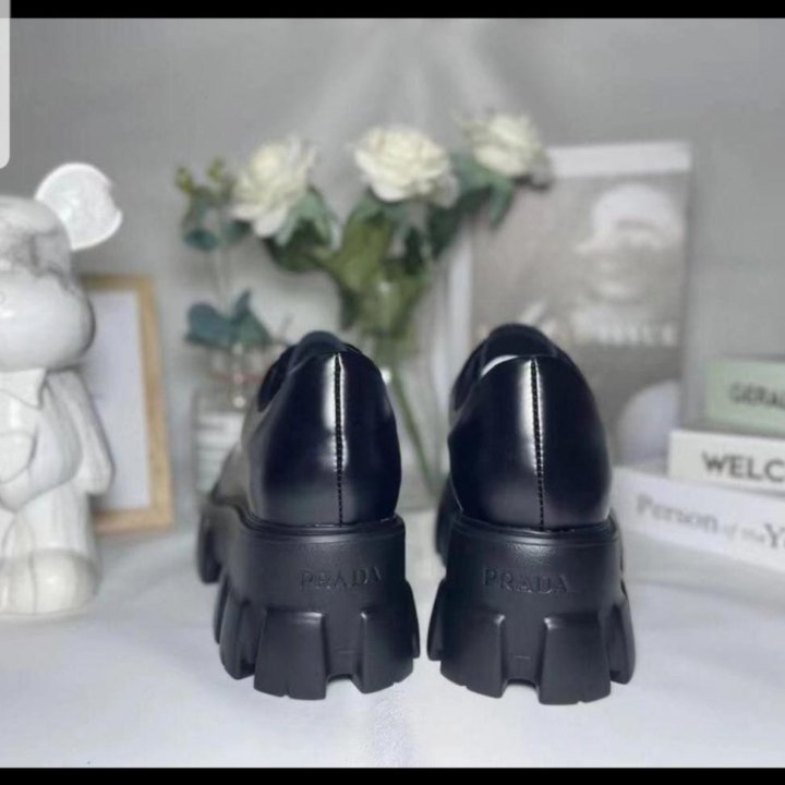 Лоферы Prada