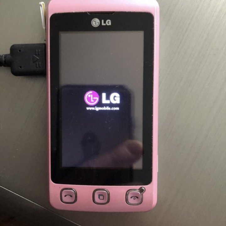 Смартфон LG KP500