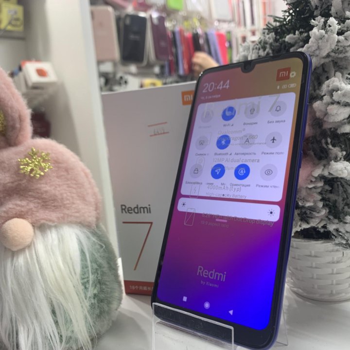 Телефон Redmi 7 4/64 гб (новый,гарантия)