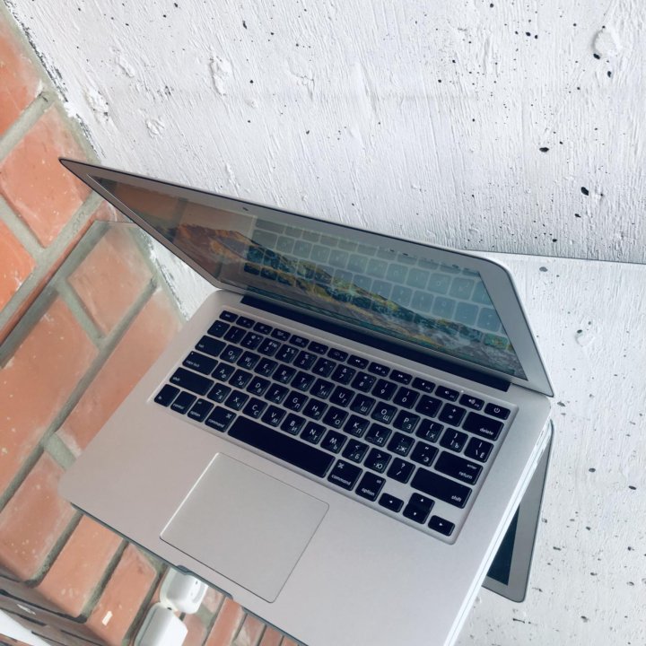 MacBook core i5 для учебы и бизнеса