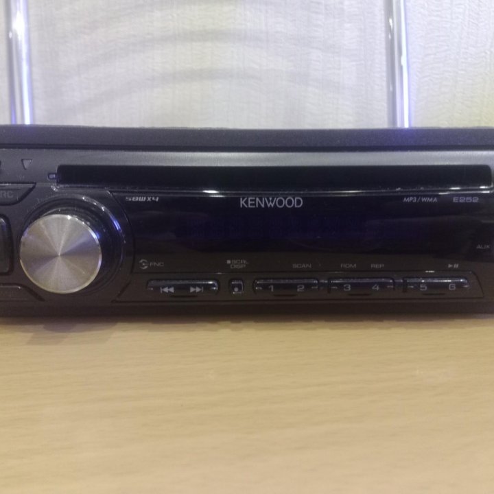 Магнитола KENWOOD E252