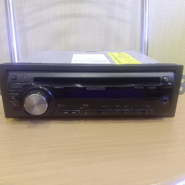 Магнитола KENWOOD E252