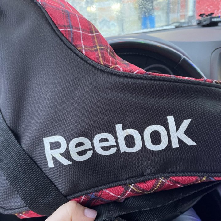 Коньки новые Reebok с сумкой