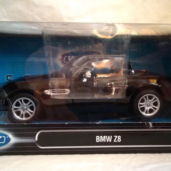 1:24 BMW Z8 Welly