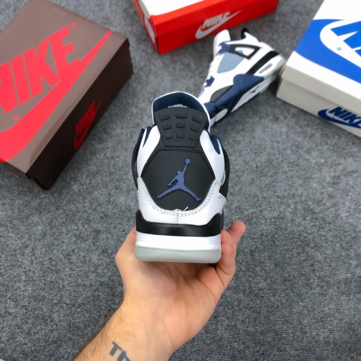 Кроссовки Nike Air Jordan Retro 4