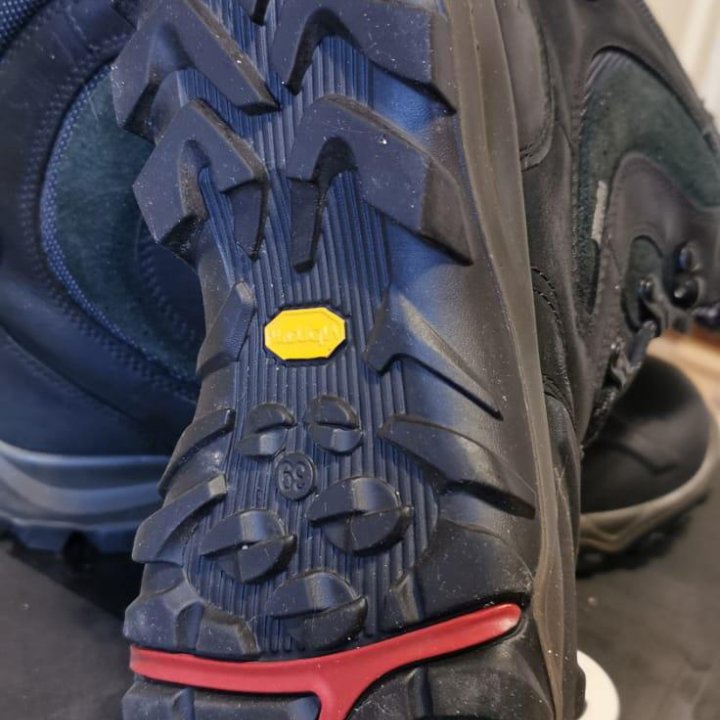 Оригинальные кожаные ботинки Ecco