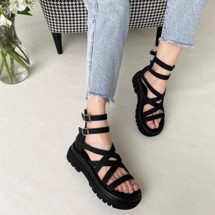 Стильные Сандали