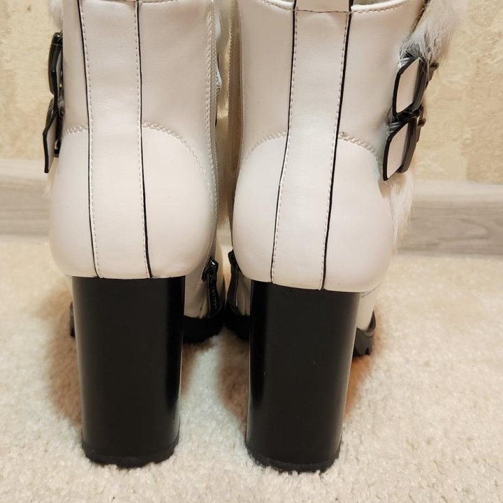 Ботинки женские